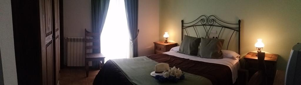 Hostal Rural La Casa Verde Cheles Eksteriør billede